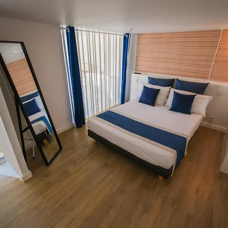 Bono Jacuzzi & アパート