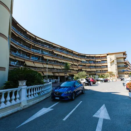 Apartmán Bono Jacuzzi & Saint-Laurent-du-Var