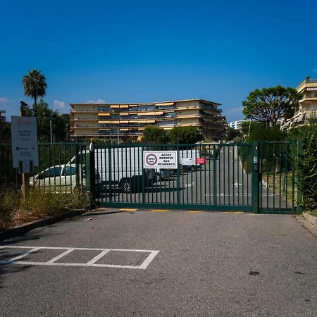 Bono Jacuzzi & Apartmán Saint-Laurent-du-Var