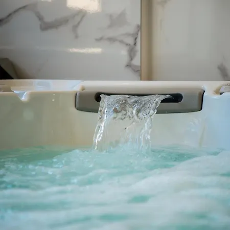 Bono Jacuzzi & Apartmán Saint-Laurent-du-Var