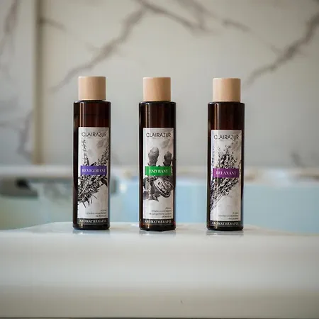 Bono Jacuzzi & * 圣罗兰度瓦