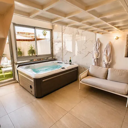 Lejlighed Bono Romantic & Private Jacuzzi *