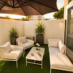 Bono Romantic & Private Jacuzzi شقة *