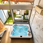 شقة Bono Romantic & Private Jacuzzi