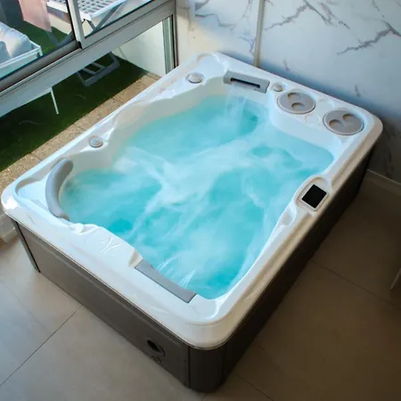 Apartamento Bono Jacuzzi & Saint-Laurent-du-Var