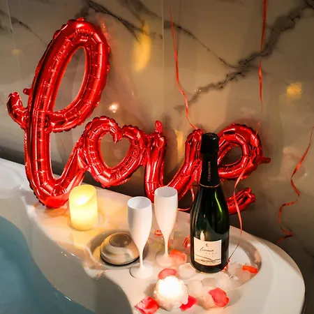 Bono Jacuzzi & * Saint-Laurent-du-Var